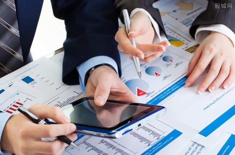 外媒:中国的电影大亨们并不惧怕在线视频应用的崛起